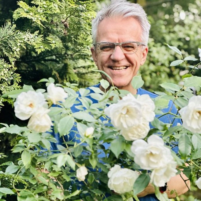 Prof. Jarosław Płuciennik